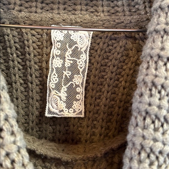 SADIE & SAGE Green Ribbed Knit Sweater - Picture 4 of 8